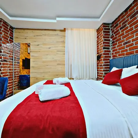 Yellow Mansion 4*