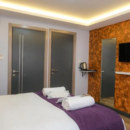 Yellow Mansion 4*