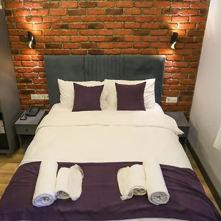 Yellow Mansion Aparthotel 4*