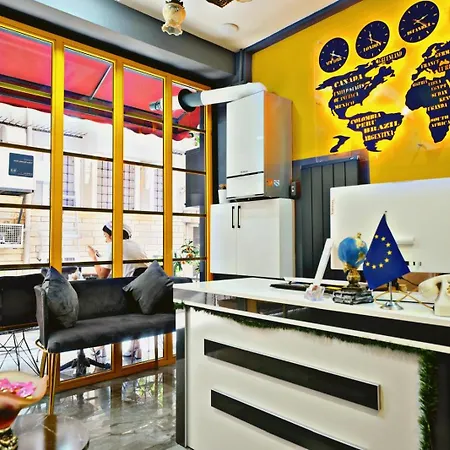Apartahotel Yellow Mansion