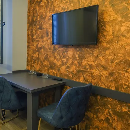 Aparthotel Yellow Mansion 4*