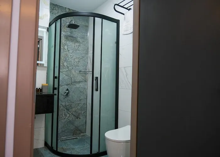 Yellow Mansion Aparthotel