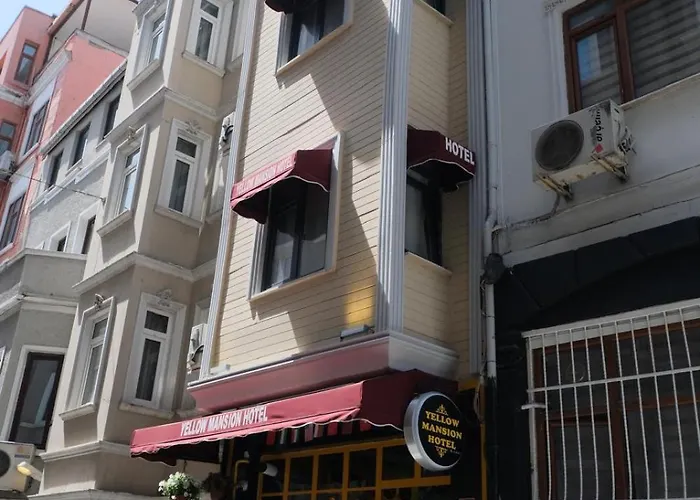 Yellow Mansion Aparthotel