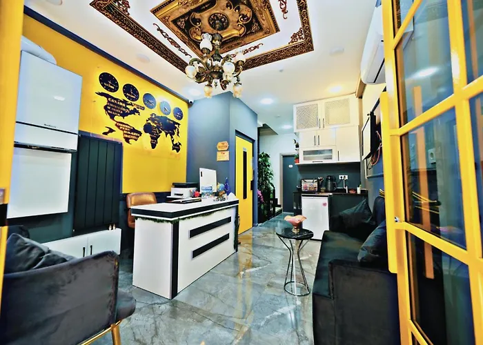 Yellow Mansion Aparthotel 4*