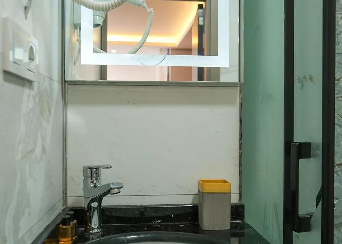 Aparthotel Yellow Mansion 4*