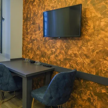 Aparthotel Yellow Mansion 4*