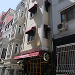 Yellow Mansion Aparthotel