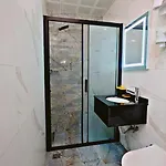 Yellow Mansion Aparthotel