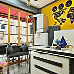 Aparthotel Yellow Mansion